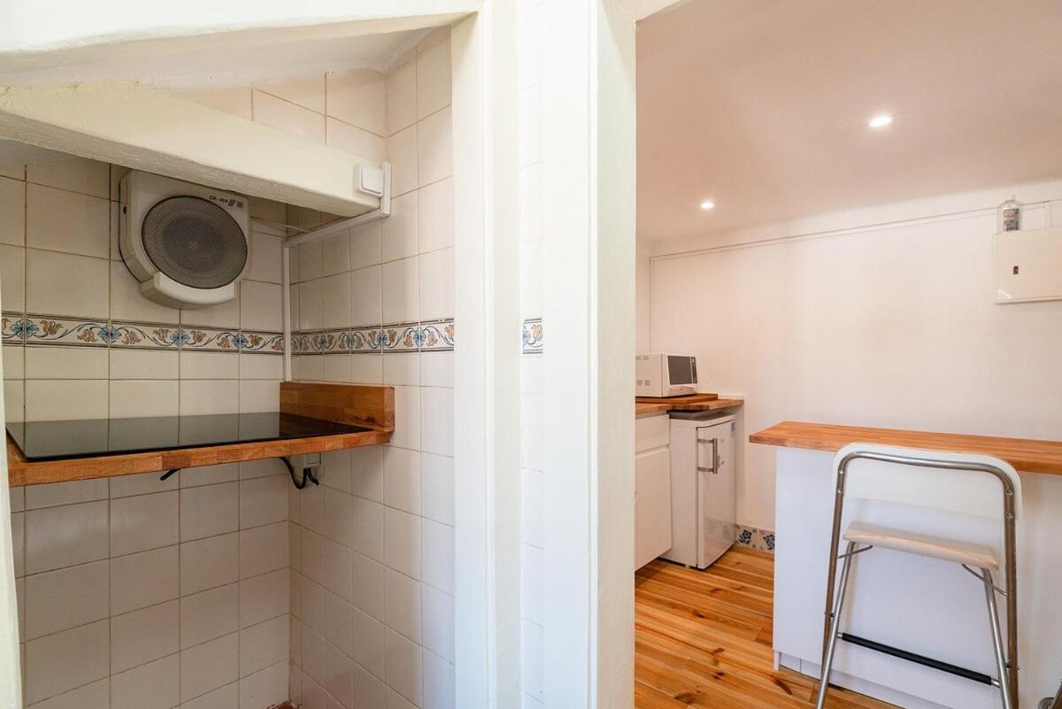 Attic Apartment With Balcony In Bairro Alto Lisboa Exterior foto