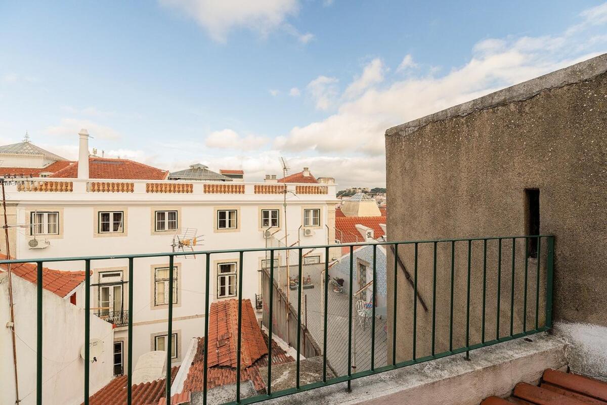 Attic Apartment With Balcony In Bairro Alto Lisboa Exterior foto